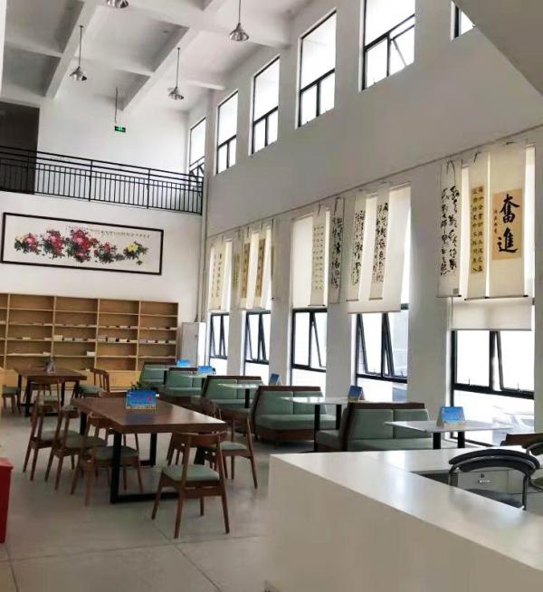 圖書(shū)館一角.jpg